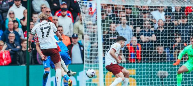 德布劳内打破进球荒，那不勒斯球迷集体高唱助威的简单介绍