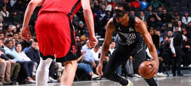  阿扎伦卡爆冷击败篮网，精彩发挥引爆全场！