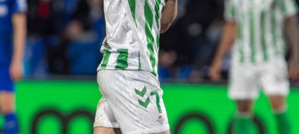 足球巨星变身首位首发电竞大赛选手的简单介绍