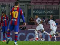 包含佛罗伦萨惨败于拉齐奥横扫，保级形势岌岌可危的词条